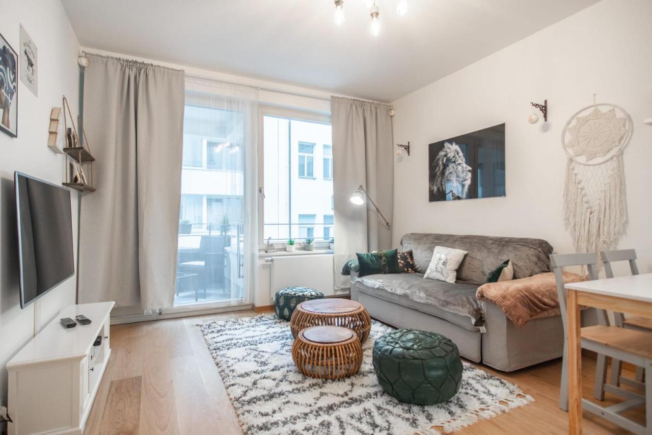 Apartment With Balcony Prag Exteriör bild