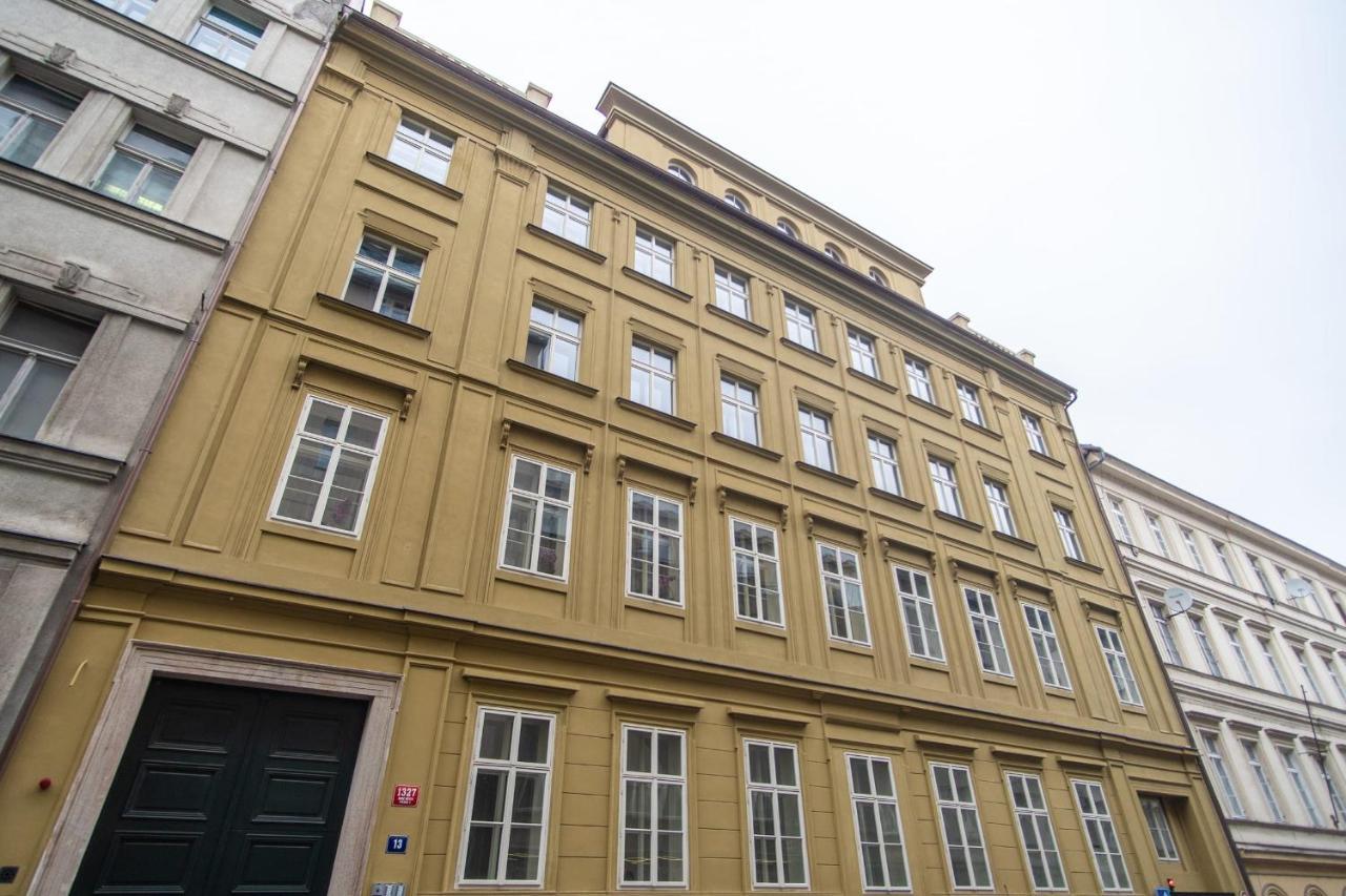 Apartment With Balcony Prag Exteriör bild